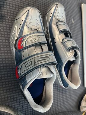 NEW SIDI Men's Silver and Navy Athletic Cycling Shoes with Red Accent